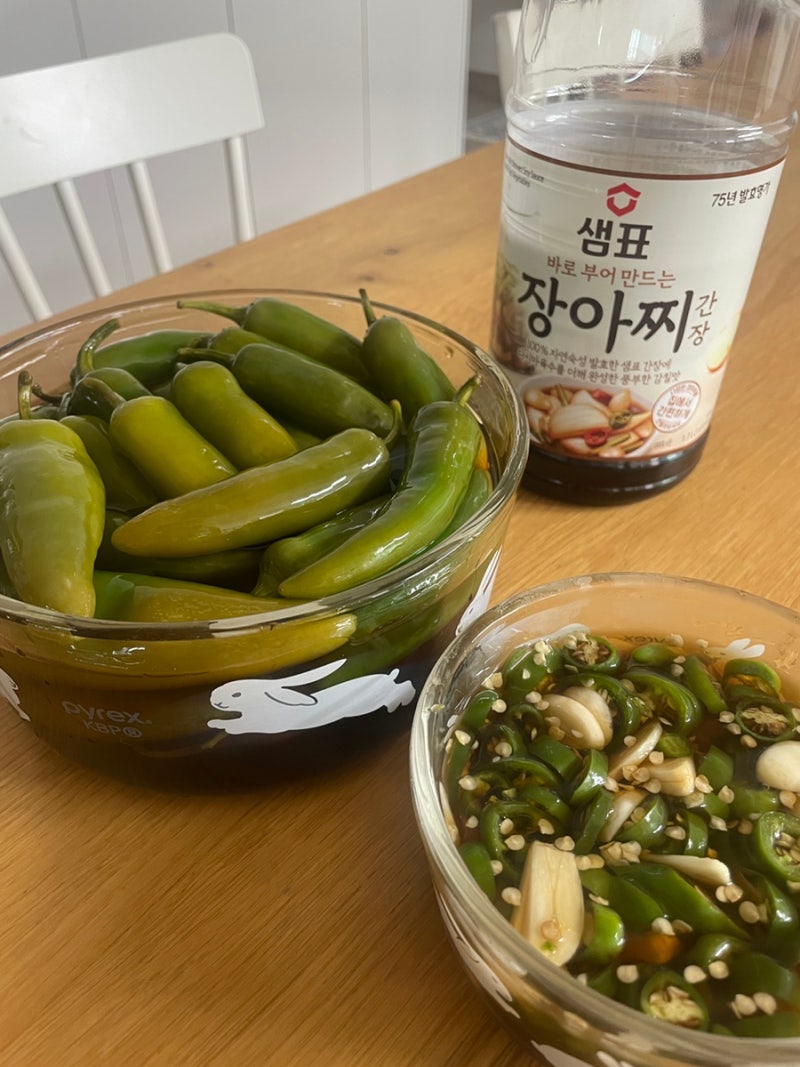 샘표 장아찌간장 활용법 끓이지 않고 쉽게 만드는 제철 고추장아찌 레시피