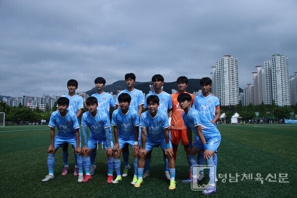 [2026 소년체전] ‘대구의 미래’ 김성원 멀티골 폭발! 대구 U15 율원중, 울산 U15 현대중에 3-0 ....