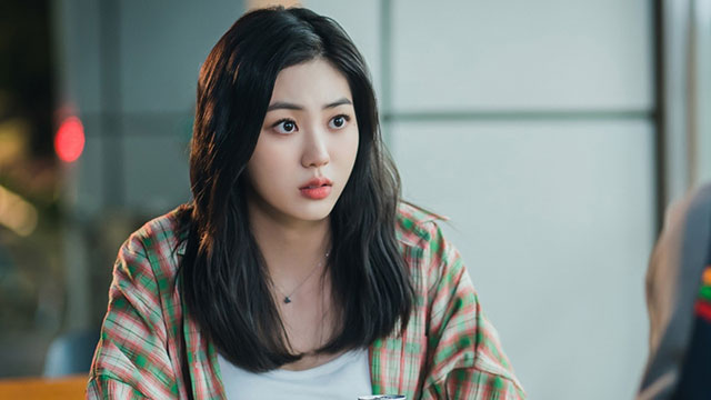  권은빈 연예계 은퇴 충격 선언, 10년 몸담은 소속사 포털 프로필까지 직접 지워버린 진짜 이유