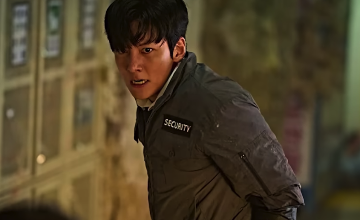 <b>영화 군체</b> 개봉일 첫날 20만 관객 출연진 줄거리 감독 쿠키