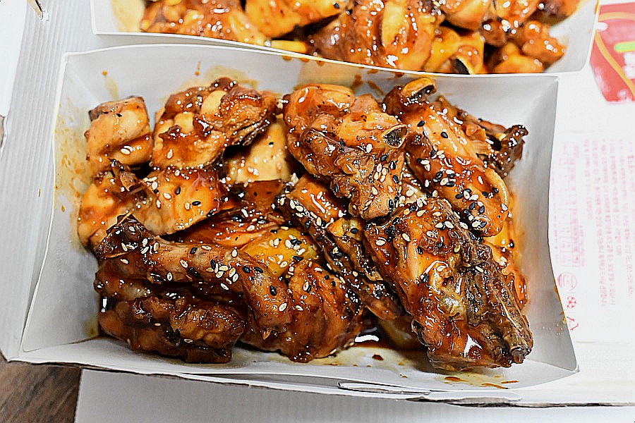 동근이숯불두마리치킨 수성점 사진 3