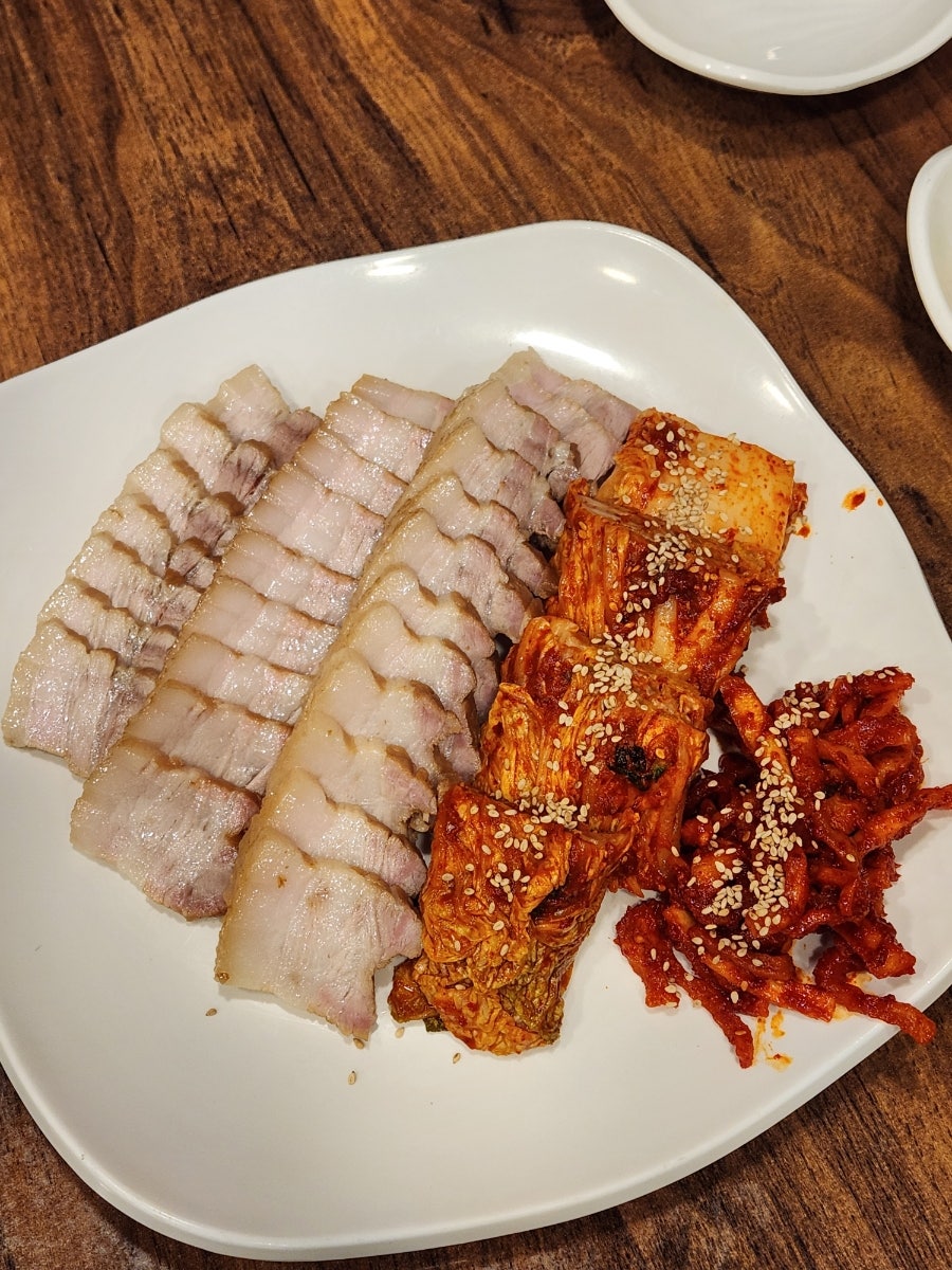 신경화굴바다보쌈삼합 사진 2