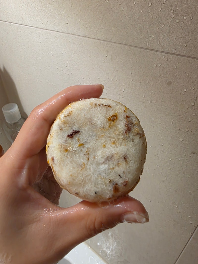 지루성두피염 샴푸 러쉬 속앤플롯 비누 한달 솔직 사용 후기