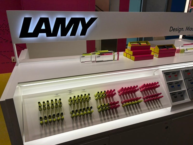 잠실 롯데월드몰 LAMY 팝업｜만년필·볼펜 각인 서비스 가능한 의미있는 선물✒️