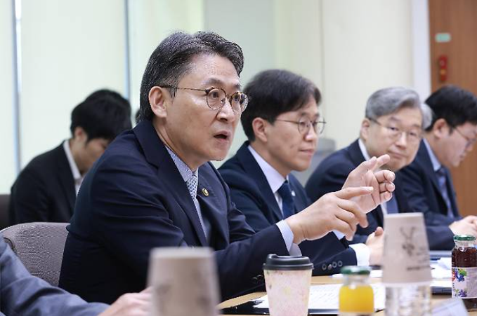 11년 족쇄 풀렸다 보안 AI 도입 길 연 <b>금융위</b> 망분리 완화의... 
