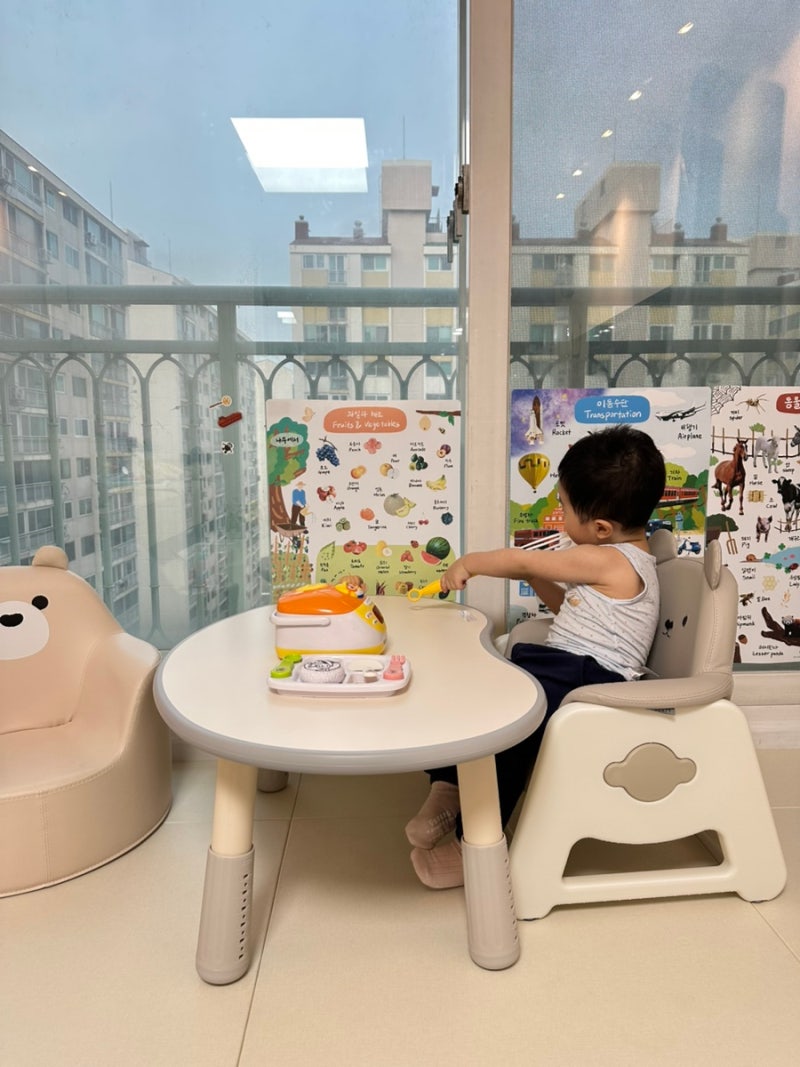 아기책상의자 세트? 유아좌식책상 일룸 땅콩, 리바트 뚜뚜의자 조합 구입