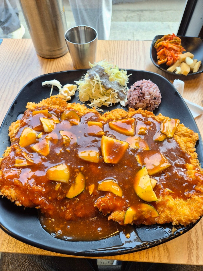 [아산맛집] 모종동에 있는 초거대 왕돈까스 크기,맛 모두 잡은 "뚱보아저씨 수제돈가스"