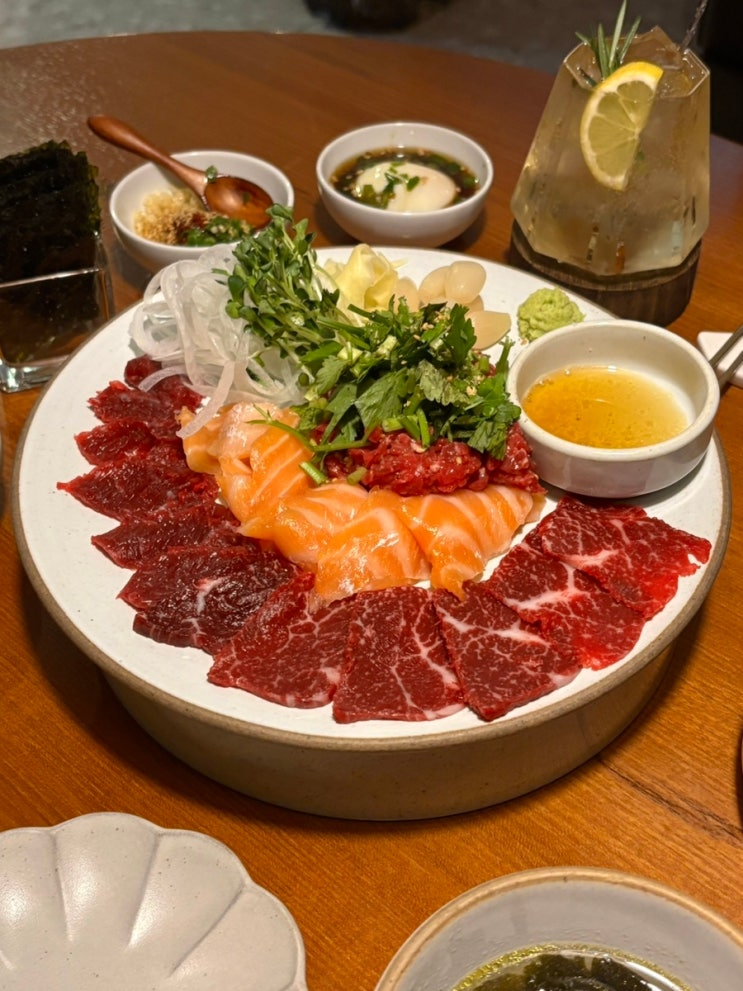  강남구청 육회 맛집 구월의소철 • 맛있어서 놀랐던 당일도축 뭉티기 전문점