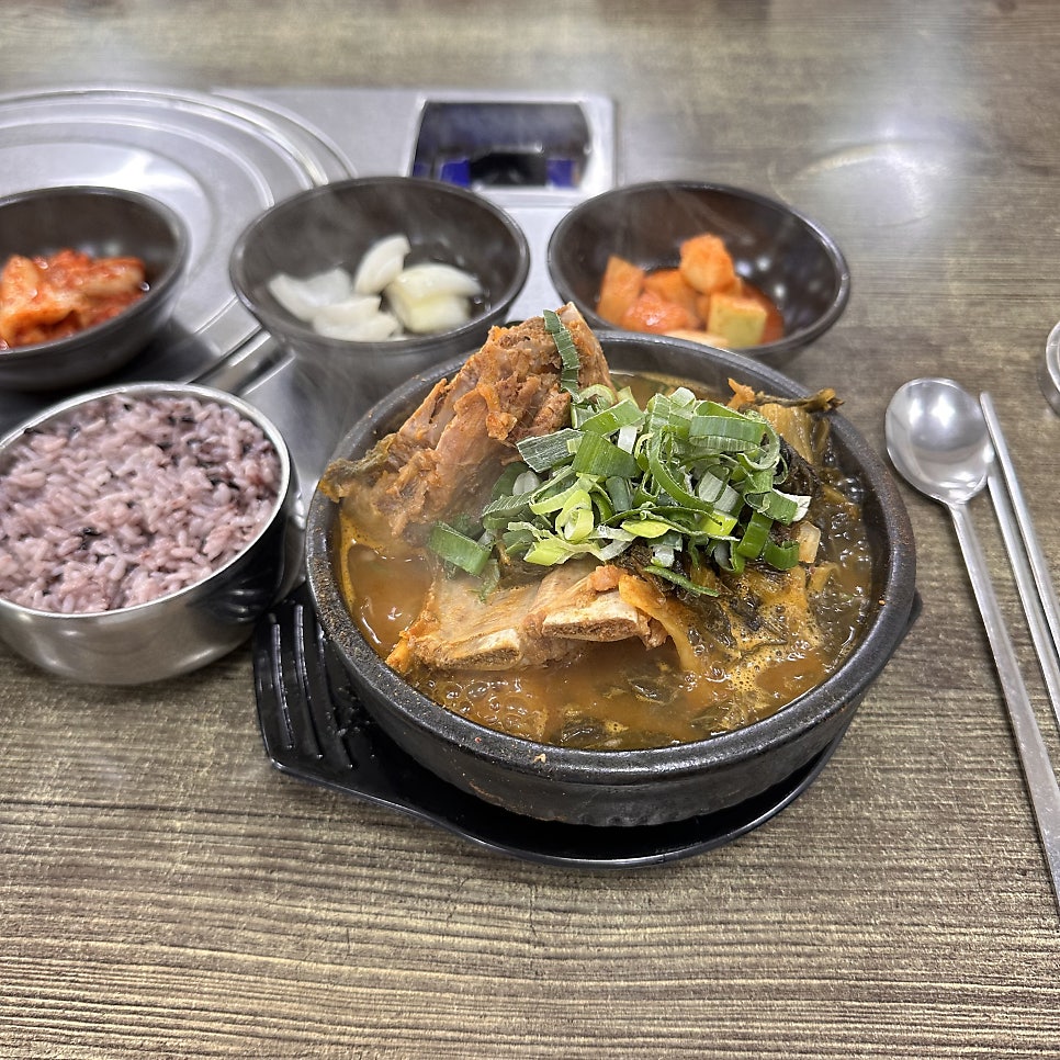 새벽감자탕 본점 사진 1