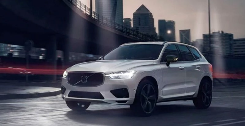 볼보 XC60 하이브리드 T8 가격 제원 총정리, 출퇴근은 전기차로 주말엔 455마력 고성능 SUV로 변....
