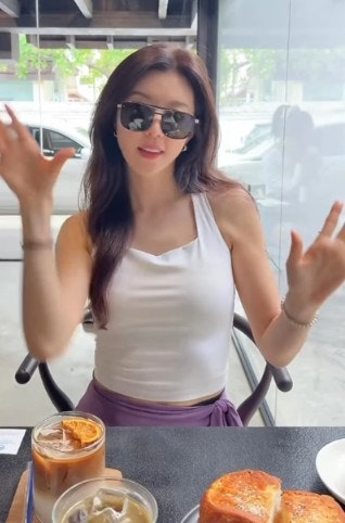 “5대 얼짱 클래스 그대로”…치앙마이서 포착된 박한별 민낯 근황 화제 “제주도 카페 사장님이라더니…” 박한별 최근 분위기 눈길 “42세 맞아?”