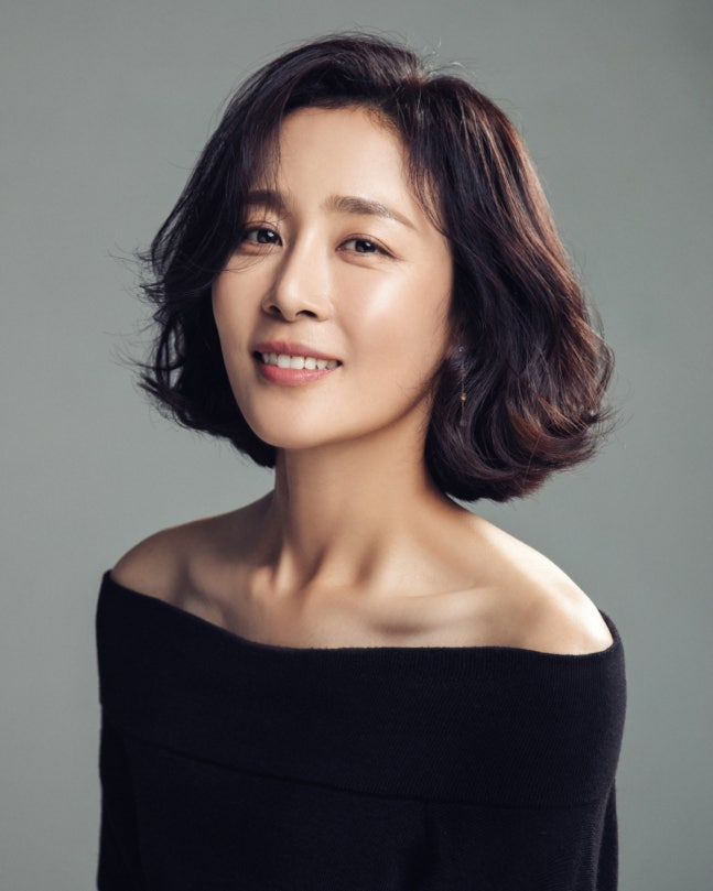 배우 문정희 나이 키 프로필, 한예종 연기파 배우의 독보적인 아우라
