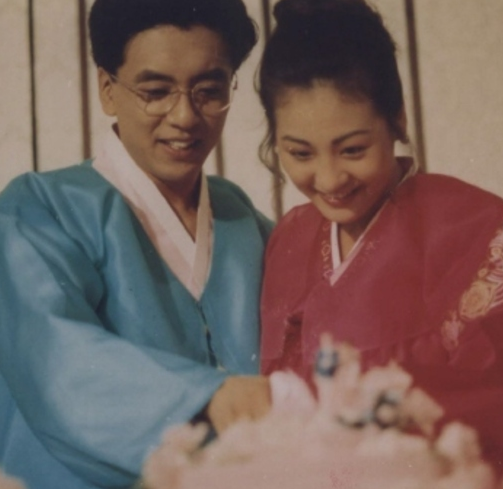 "23살에 김승우와 결혼…" 이혼 후 재혼 없이 당당한 싱글 라이프 즐기는 하이틴 스타의 근황....