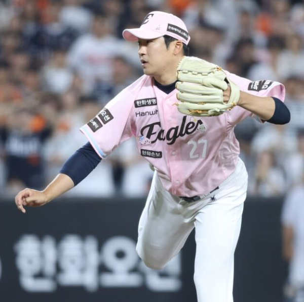 "은퇴 고민했던 잊혀진 투수"149km 매운맛 수호신이 되다, 한화 이민우의 감동 반전극