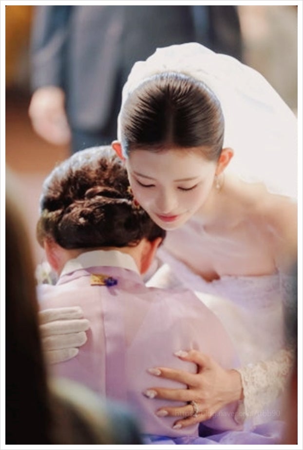 <b>최진실 딸</b> 최준희 <b>결혼식</b>서 오열한 진짜 이유, 갈등 폭발했던 외할....