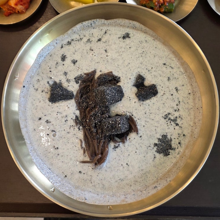 [논현 메르밀진미집] 신논현역 밥집: 흑임자콩국수와 비빔메일