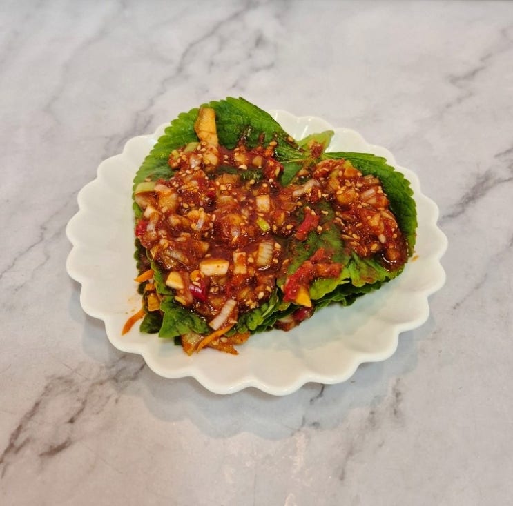  이거 하나 면 밥 두 공기 끝! 냉장고에 꼭 쟁여두는 깻잎김치 레시피