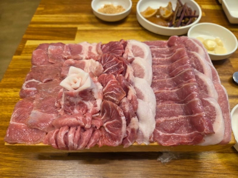 서귀포 올레시장 웨이팅맛집 돼지 특수부위 전문점 뽈살집 웨이팅 후기