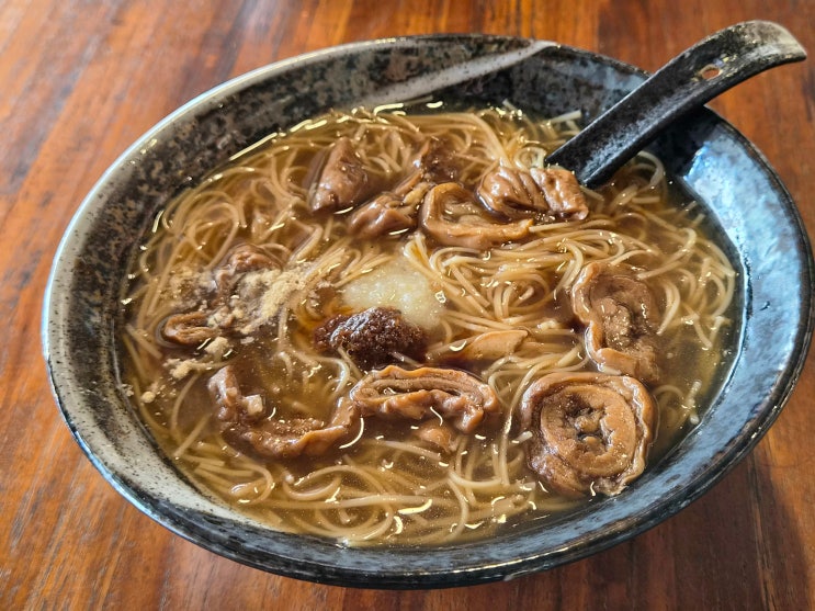  대만 가오슝 곱창국수 현지 로컬 맛집 자강면선 해장 추천