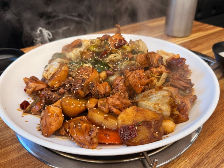  [안동 맛집]  안동 구시장 골목의 진짜 근본! 단짠 대폭발 '안동시골찜닭'에서 인생 쪼림닭 영접하고 온 솔직 후기