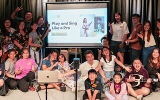  프로처럼 연주하고 노래하기 - 스마트 기타로 시작하는 즉흥 세션