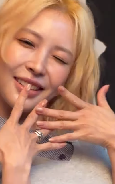 SM 나온 보아, 1인 기획사 차리더니 비주얼 대변신?! 금발 갸루 스타일 숨겨진 의미