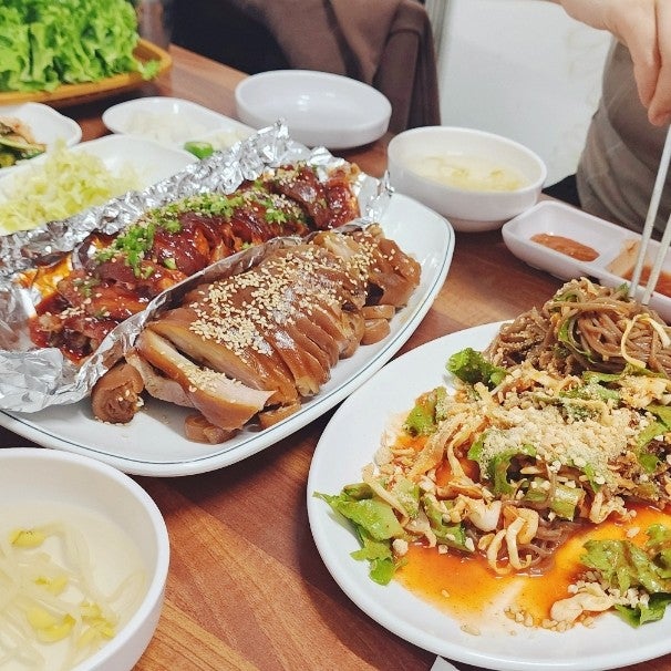  현대시장 탱글탱글한 시장족발 답십리역점