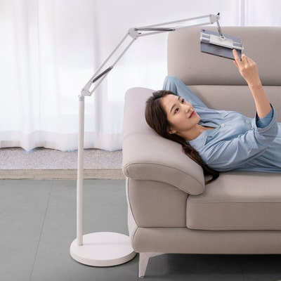  진작 살 걸 그랬어요! 니케 태블릿 거치대 The Comfy, 침대 위 라이프가 달라졌어요