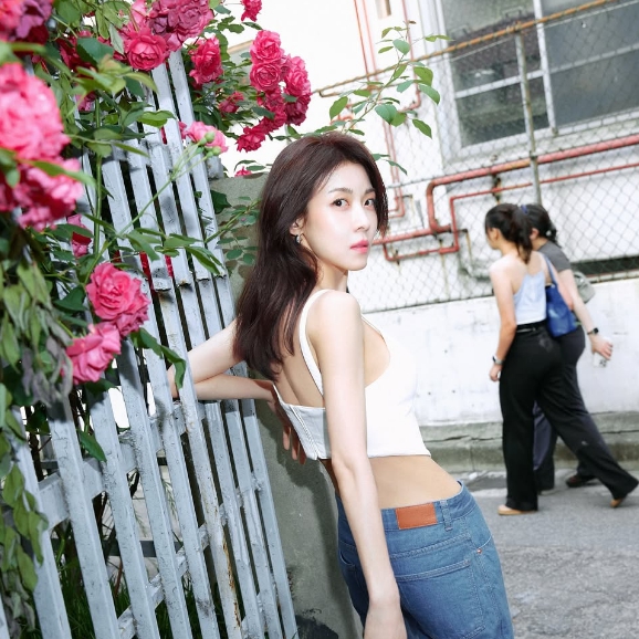 23년만에 <b>음악중심</b> 출연, 배우 하지원 홈런 역주행 이유는?