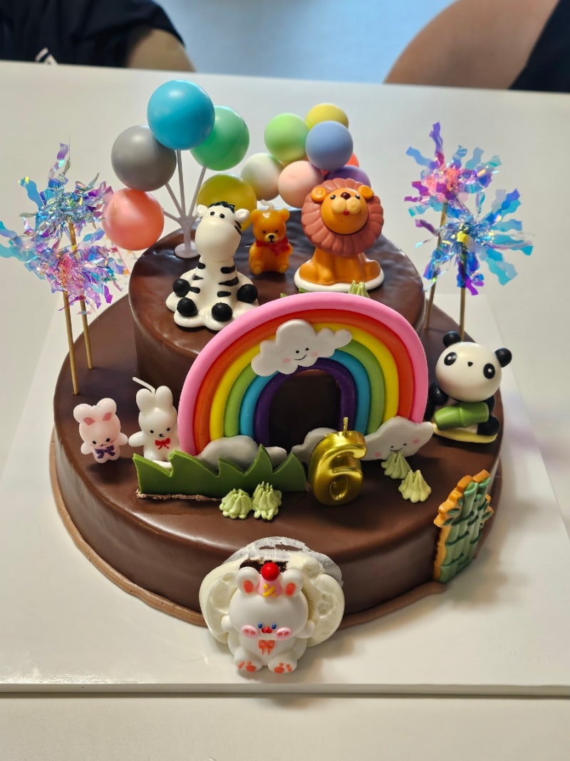 파리바게트 2단케이크 사파리친구들로 어린이집 유치원 생일케이크 꾸미기