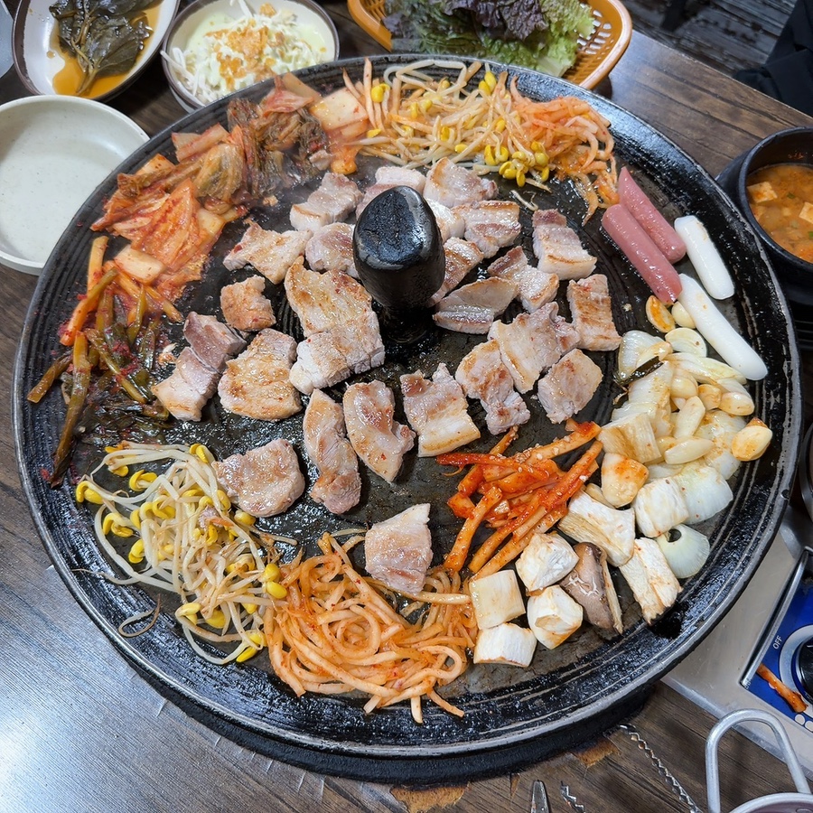 돌쇠솥뚜껑삼겹살 사진 5