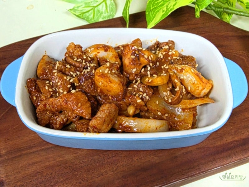 오징어 제육볶음 레시피, 양파 식감 살려 더 맛있었던 목살볶음