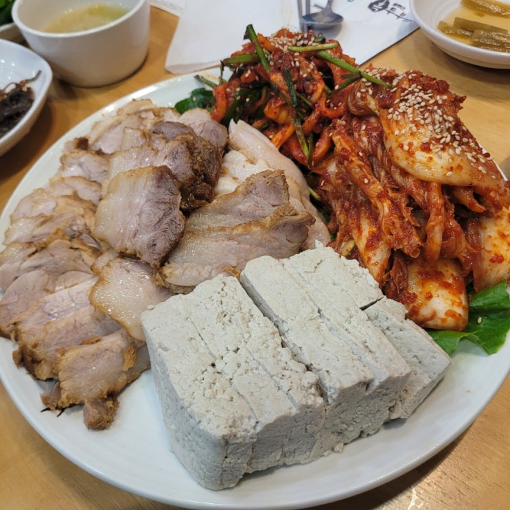  또간집 여수1등 [풀뿌리 흑두부] '흑두부 보쌈' 후기