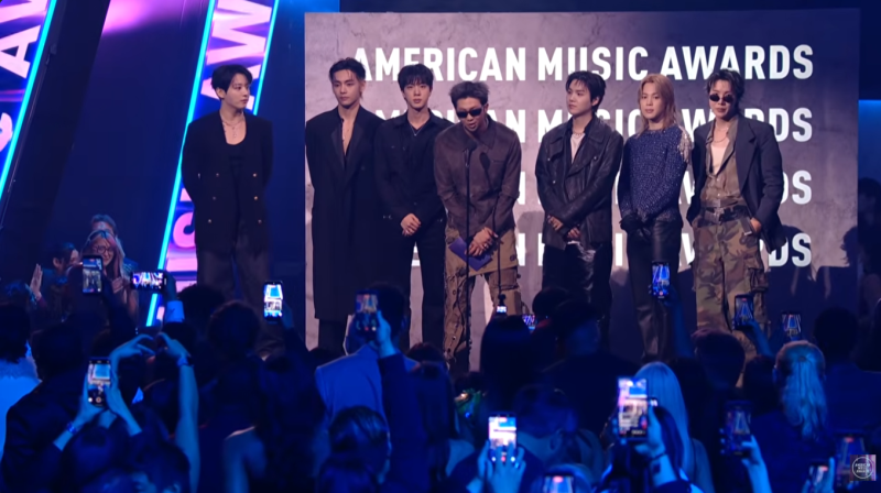 방탄소년단(BTS), 2026 AMA '올해의 아티스트' 대상 수상