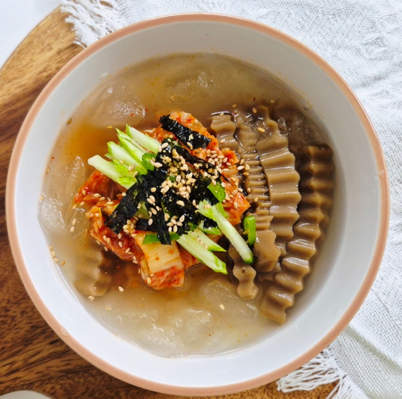 냉면육수 활용 도토리 묵사발 만들기 김치 묵사발 레시피