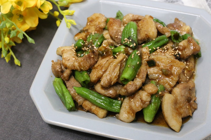 꽈리고추 삼겹살볶음 레시피 꿀조합 고기반찬