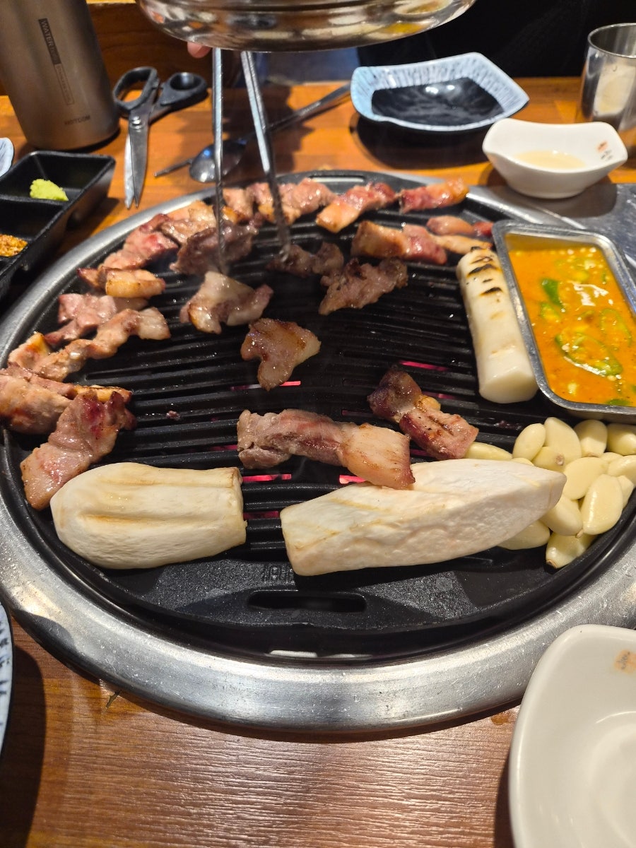 흑돼지삼백식당 용인상현점 사진 6
