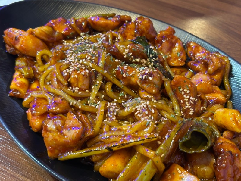 프랑킨바베큐치킨 홍천점 양념 우동사리 바베큐 먹고 온 솔직 후기! 홍천 치킨집 인정!