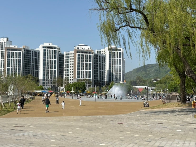  천안삼거리공원 나들이 후기! 원터치 텐트 챙겨 아이랑 음악분수까지 알차게 놀다왔어요