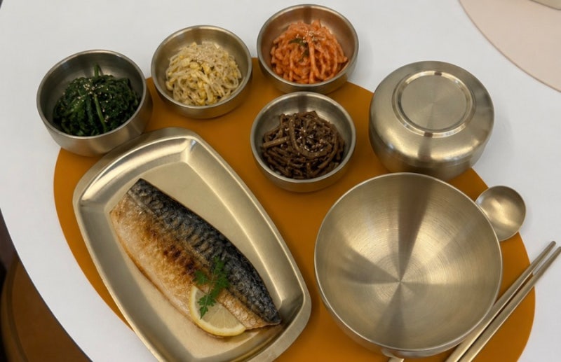금빛 티타늄 반상기세트 놋그릇세트 집밥 분위기 제대로 살리기