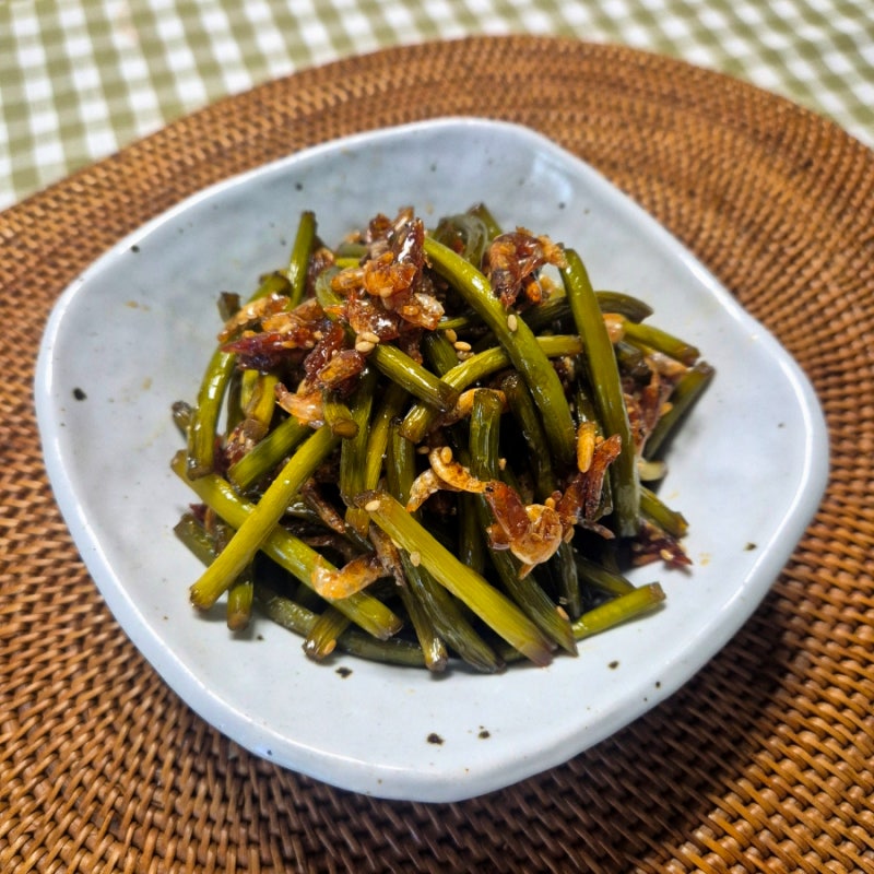 엄마 손맛 그대로, 제철 마늘쫑 보리새우볶음 레시피