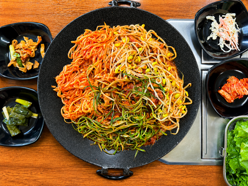 제주 공항 근처 현지인 맛집 | 김희선제주두루치기