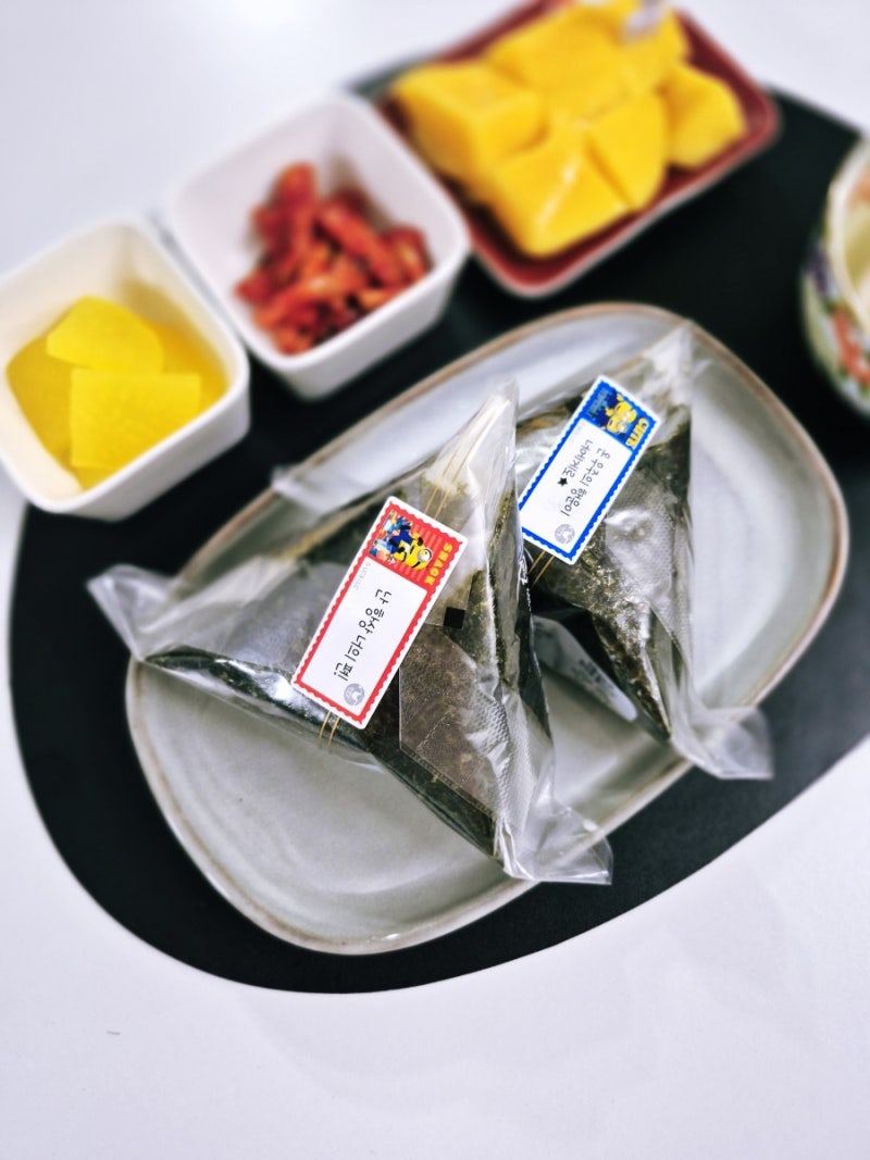 간단한 아침밥 편의점 스타일 삼각김밥 만들기 키트 활용