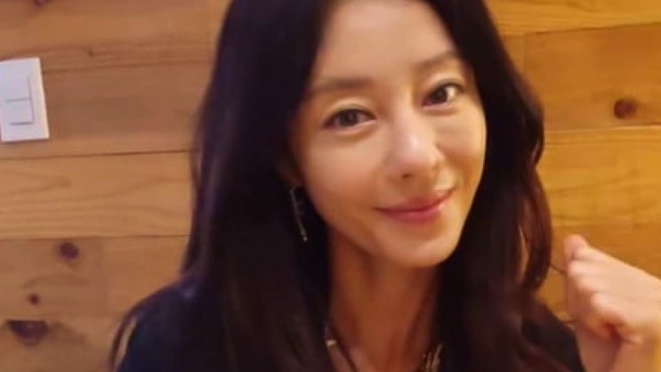  “지금 알았으면 절대 안 했다”… 쥬얼리 이지현, 연예계 떠나 미용실 원장 된 진짜 이유에 모두 놀란 이유
