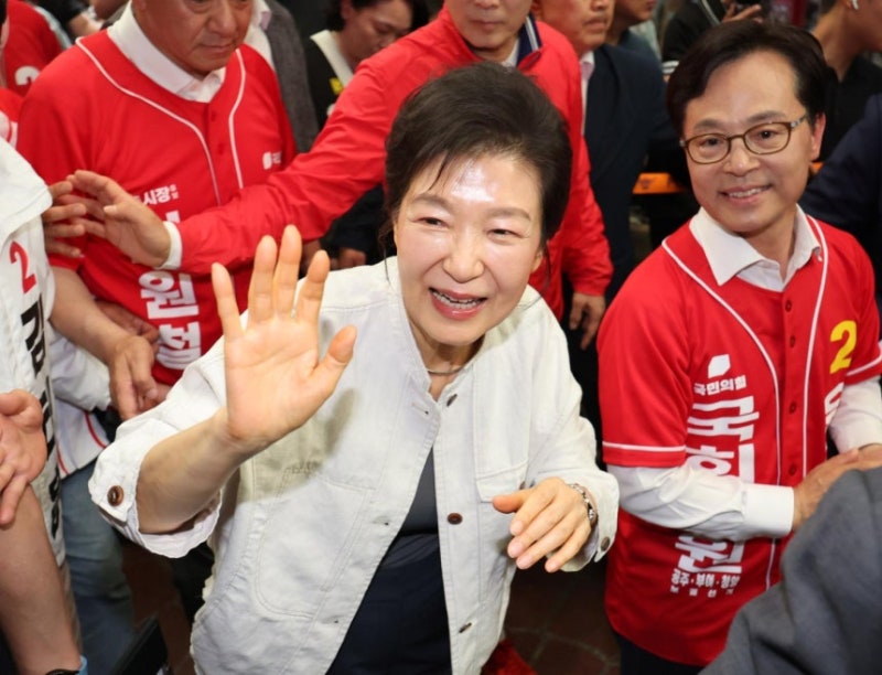 박근혜는 선거의 여왕이 아니다, 15년 전 얘기다