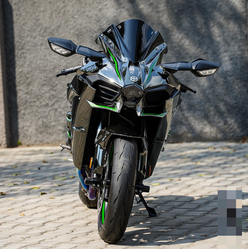 트랙의 황제 혼다 오토바이 CBR1000RR SP vs 공도의 괴물 가와사키 닌자 H2