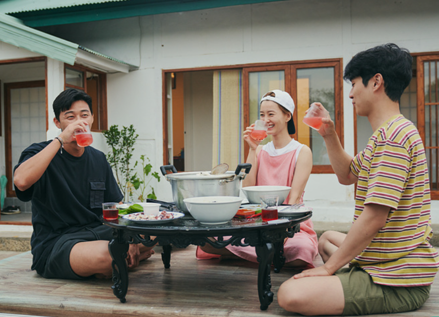"이게 진짜 찐친이라고?" 정유미·최우식 역대급 설레는 투샷 비하인드