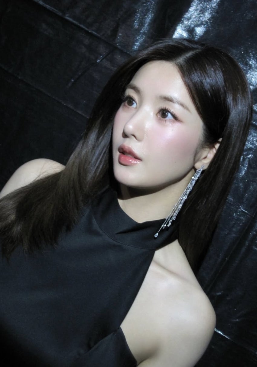 권은비, 도쿄 백스테이지 포착…클래스가 다른 ‘압도적 비주얼 아우라’