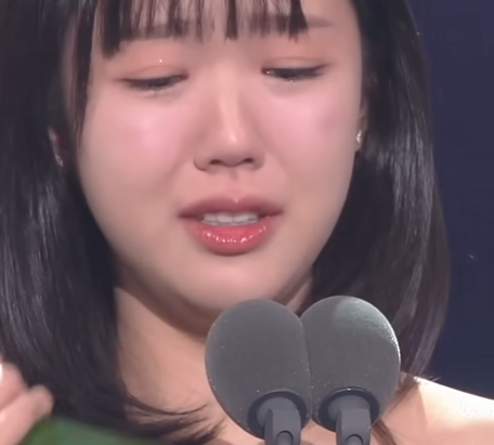  지예은 갑상선 "0.1cm만 더 있었어도..." 1년 만에 침묵 깬 진짜 이유