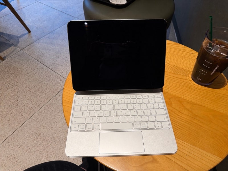 (제품후기) 애플 아이패드 에어11 M4 (Apple IPad air11 M4) +지니비 매직키보드